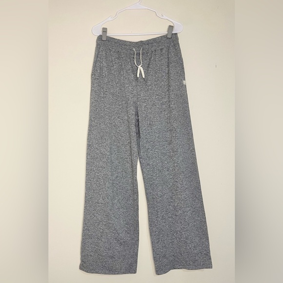 Vuori- Halo Wide Leg Essential Pant - Picture 4 of 9